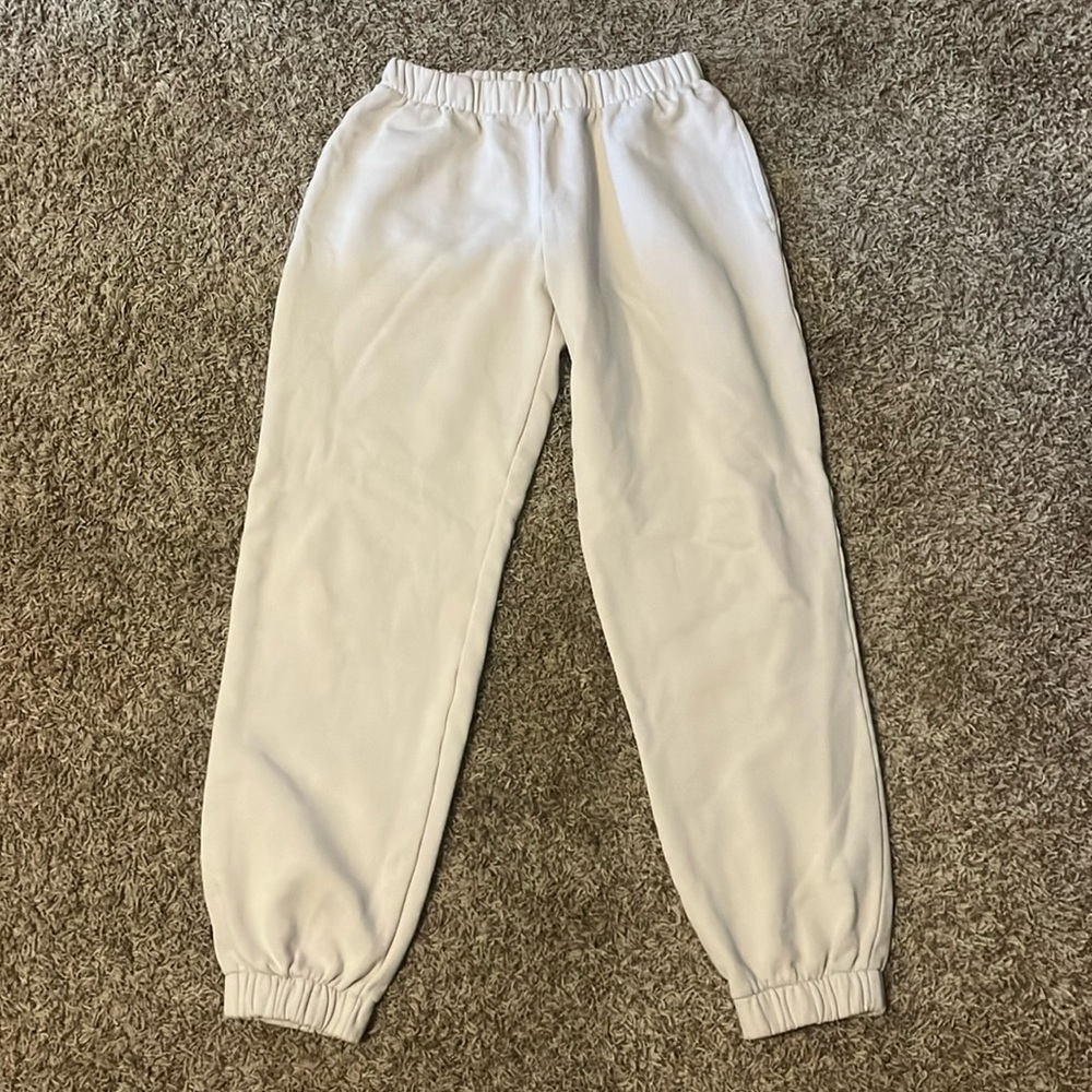 Brandy Melville “John Galt” off white/cream Rosa Sweatpants